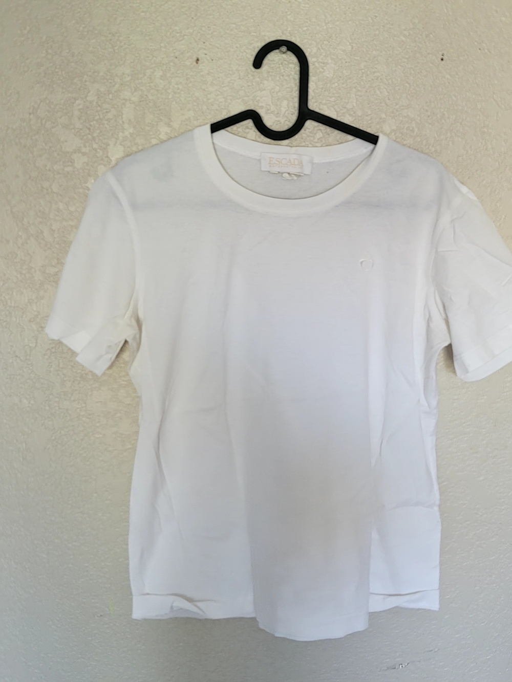 Escada White Embroidered Heart Crewneck Tee